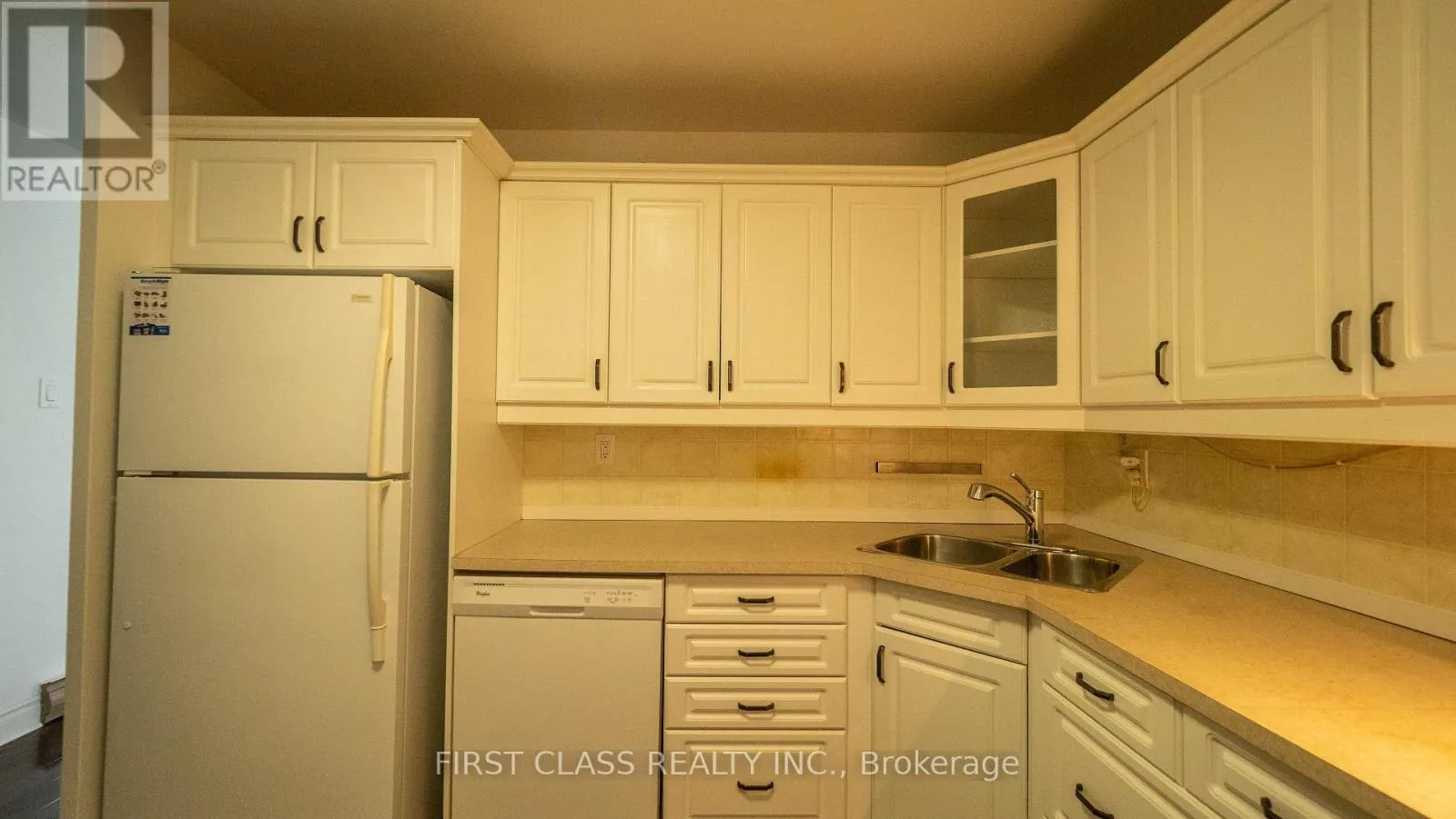 602 - 2323 CONFEDERATION PARKWAY