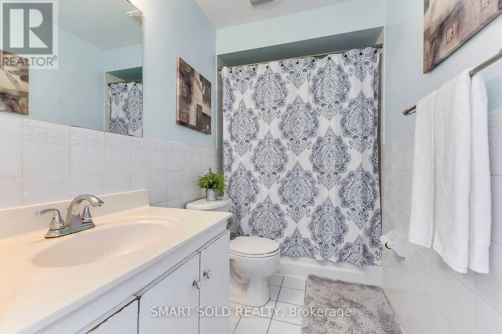 UPPER - 36B LAMBTON AVENUE