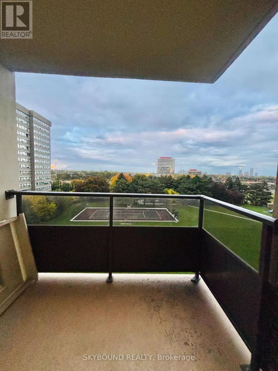 602 - 451 THE WEST MALL