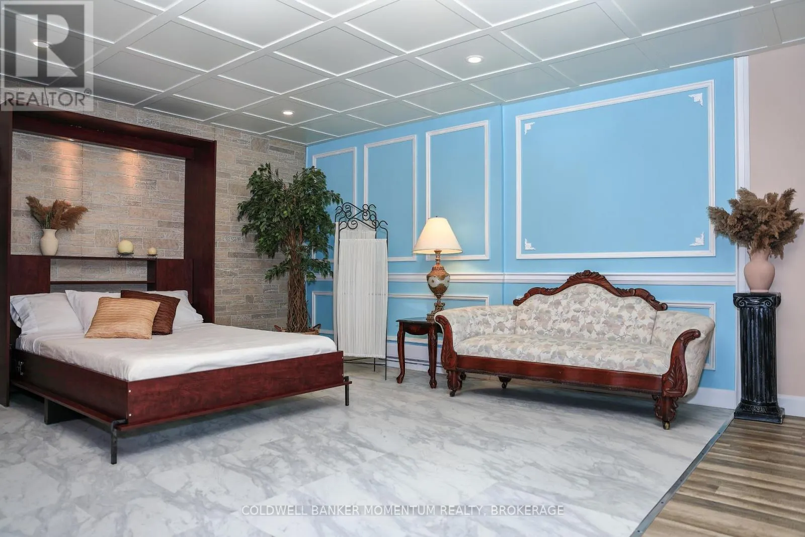 3352 LAKE SHORE BOULEVARD W