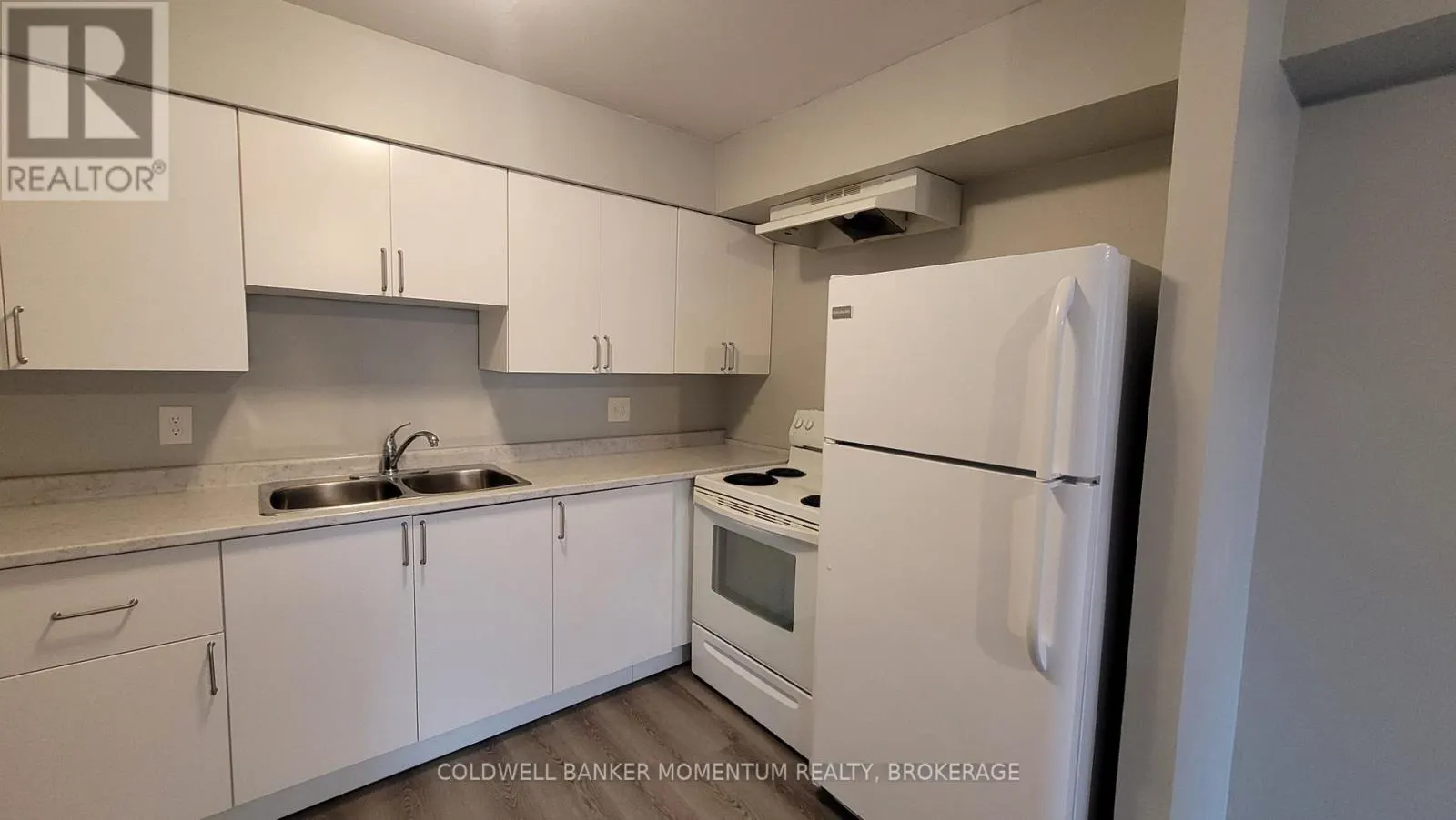 3352 LAKE SHORE BOULEVARD W