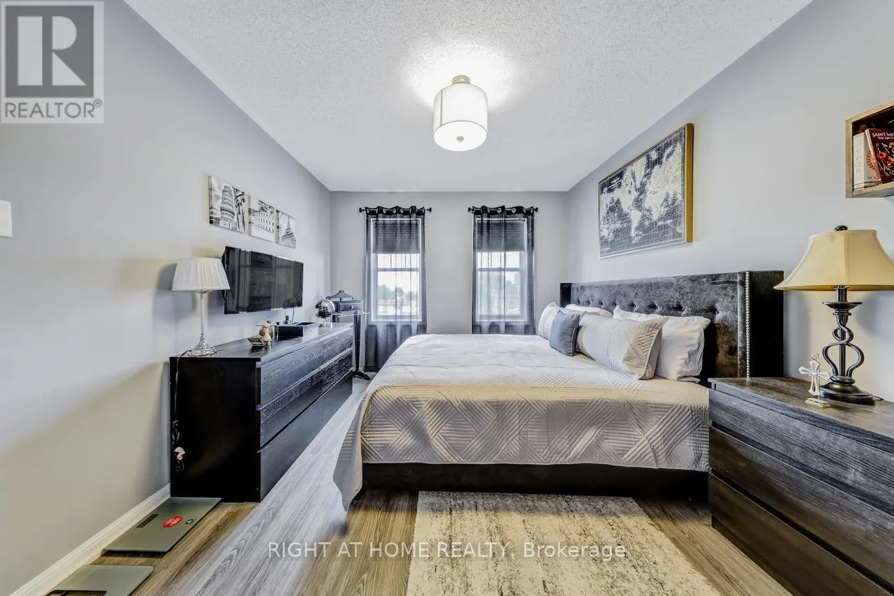 23 SEED HOUSE LANE W