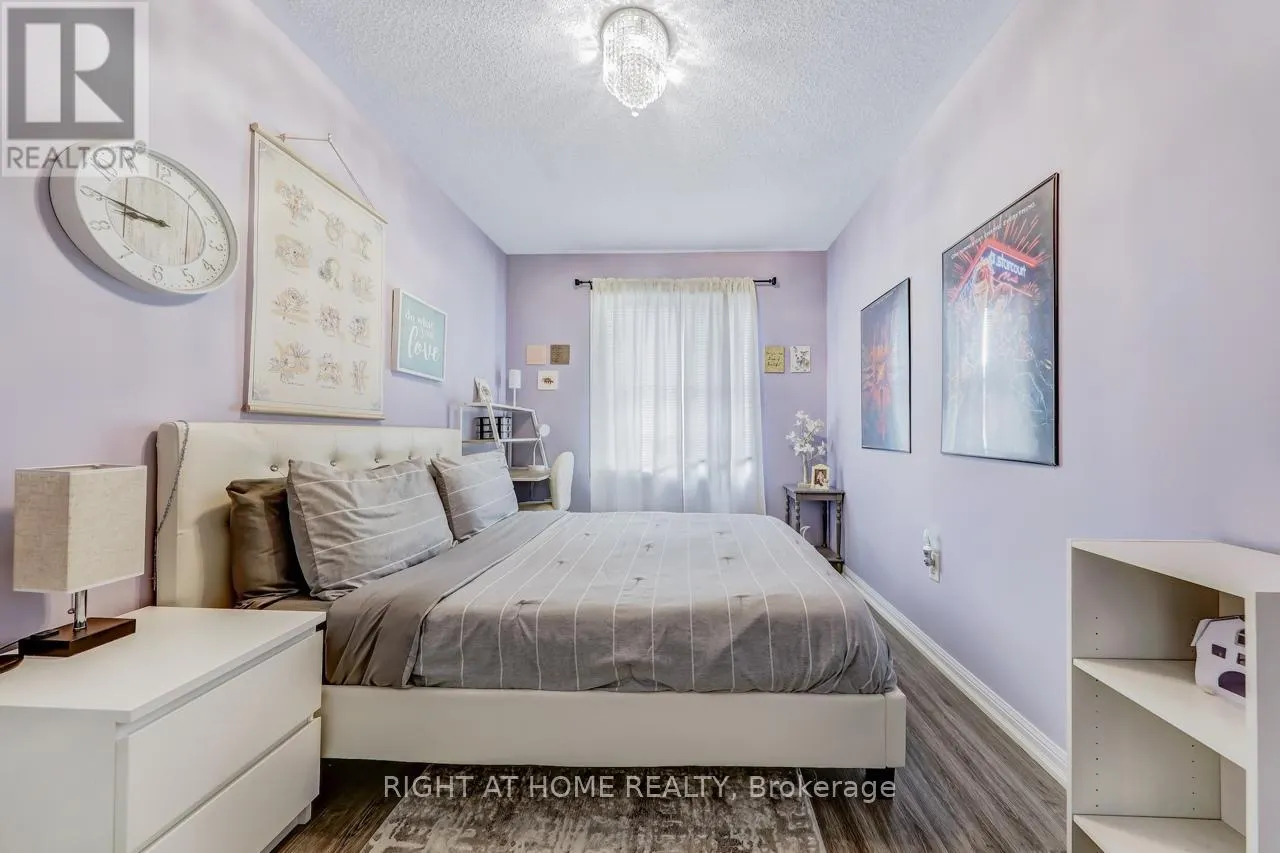 23 SEED HOUSE LANE W