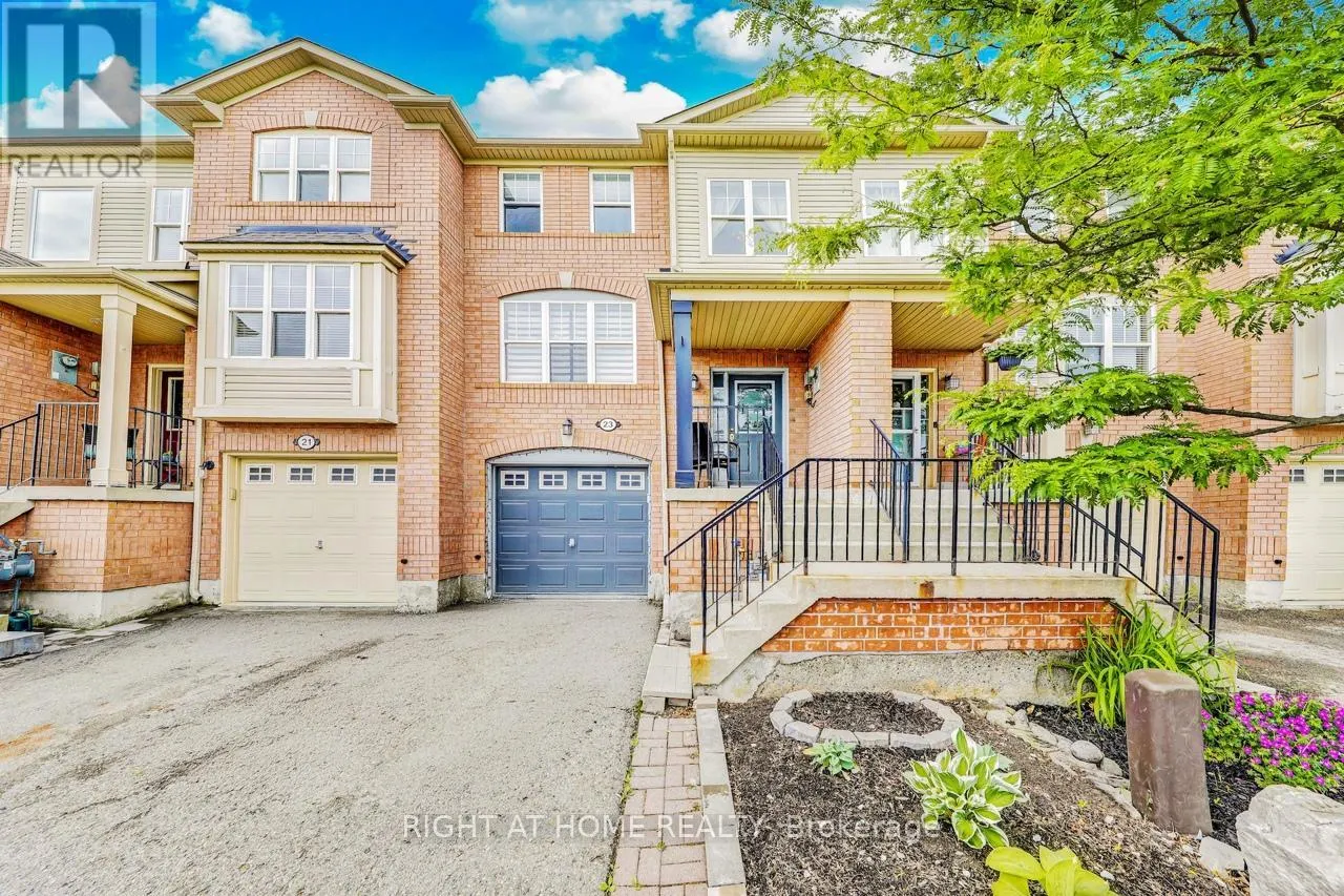 23 SEED HOUSE LANE W