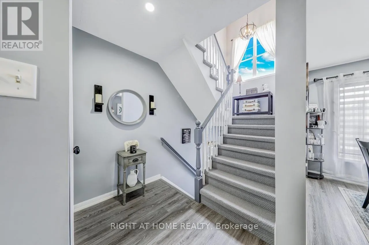 23 SEED HOUSE LANE W