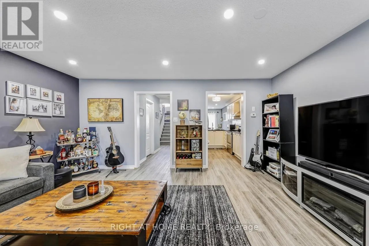 23 SEED HOUSE LANE W