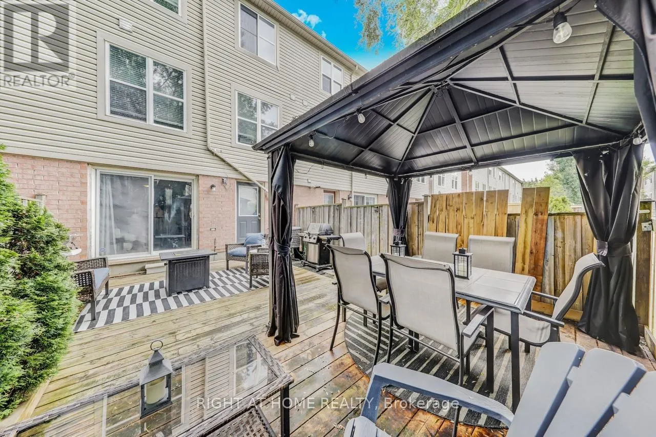 23 SEED HOUSE LANE W