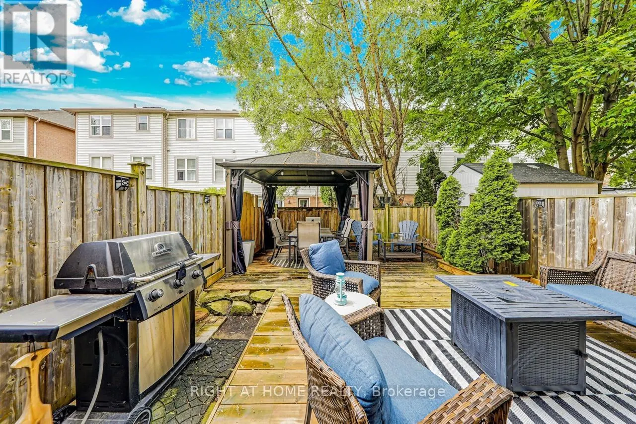 23 SEED HOUSE LANE W