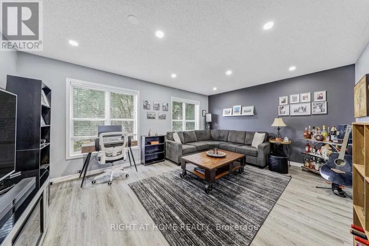 23 SEED HOUSE LANE W