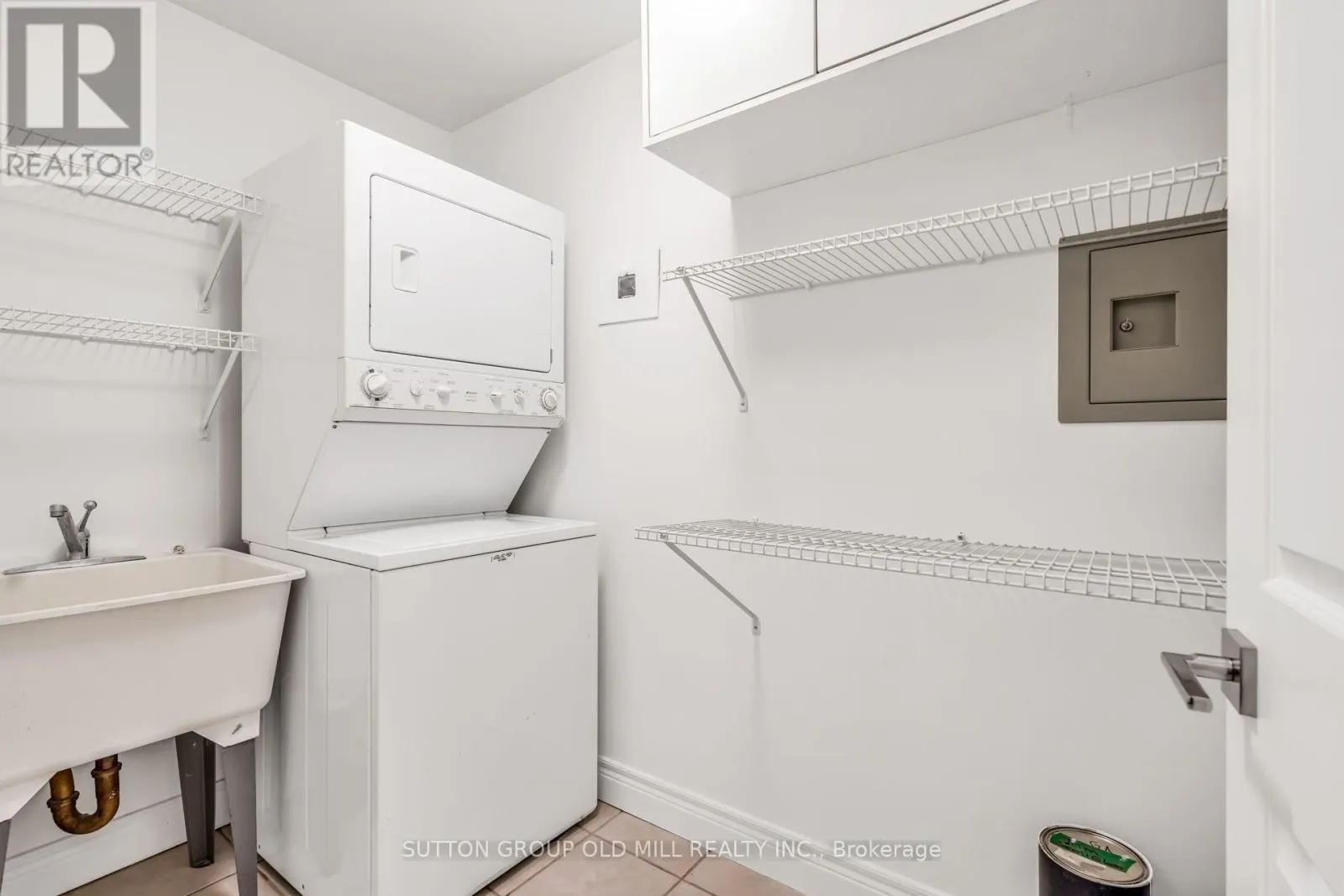 206 - 10 OLD MILL TRAIL