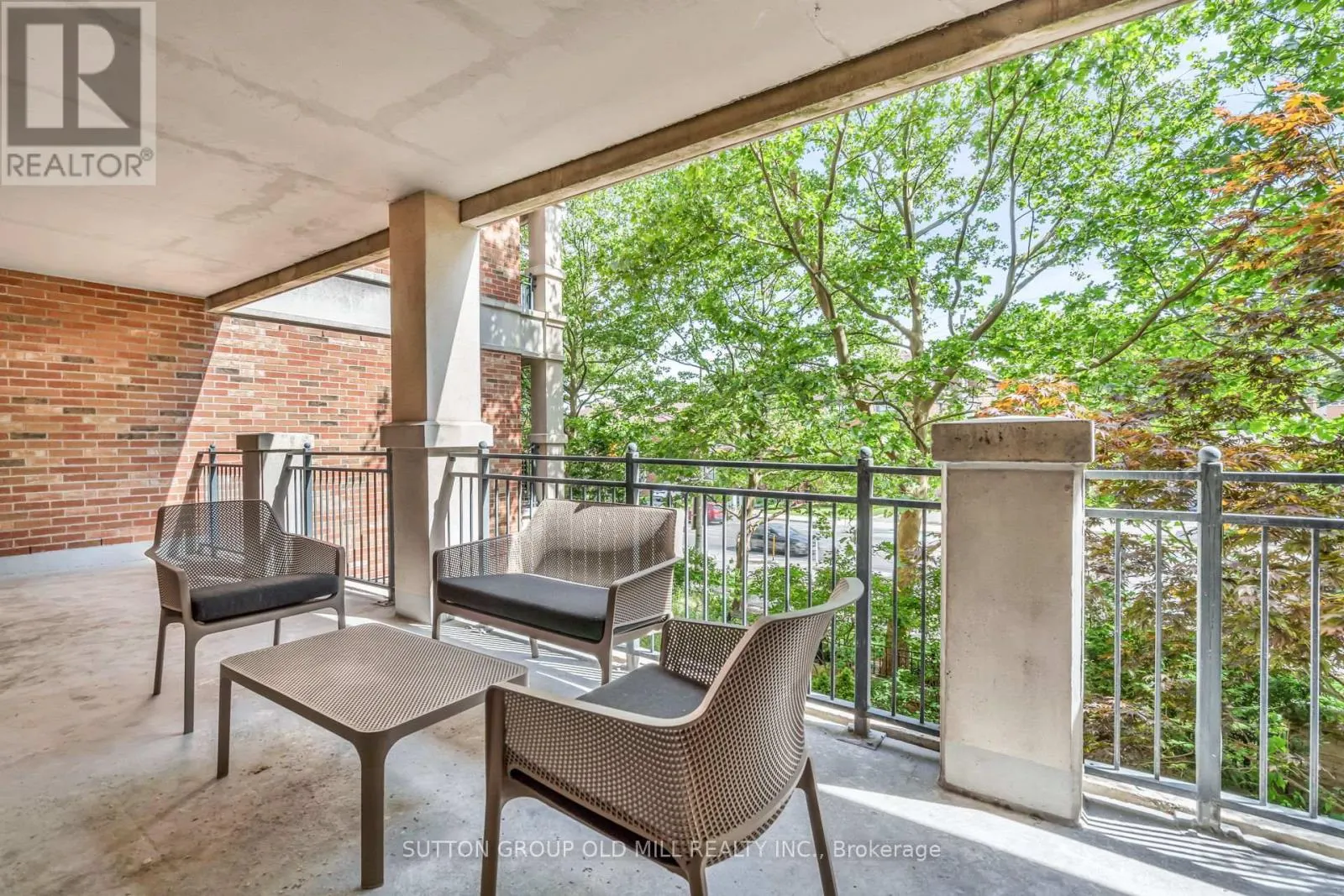 206 - 10 OLD MILL TRAIL