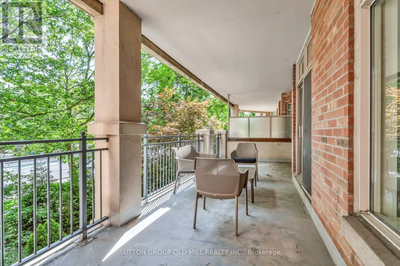 206 - 10 OLD MILL TRAIL