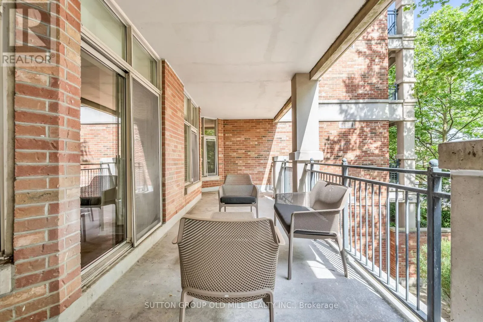 206 - 10 OLD MILL TRAIL