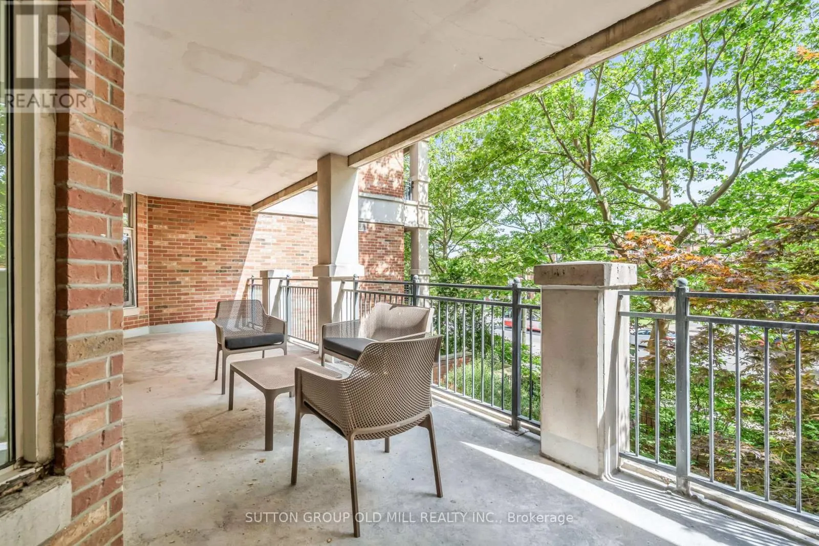 206 - 10 OLD MILL TRAIL