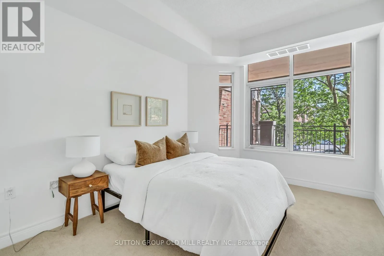 206 - 10 OLD MILL TRAIL