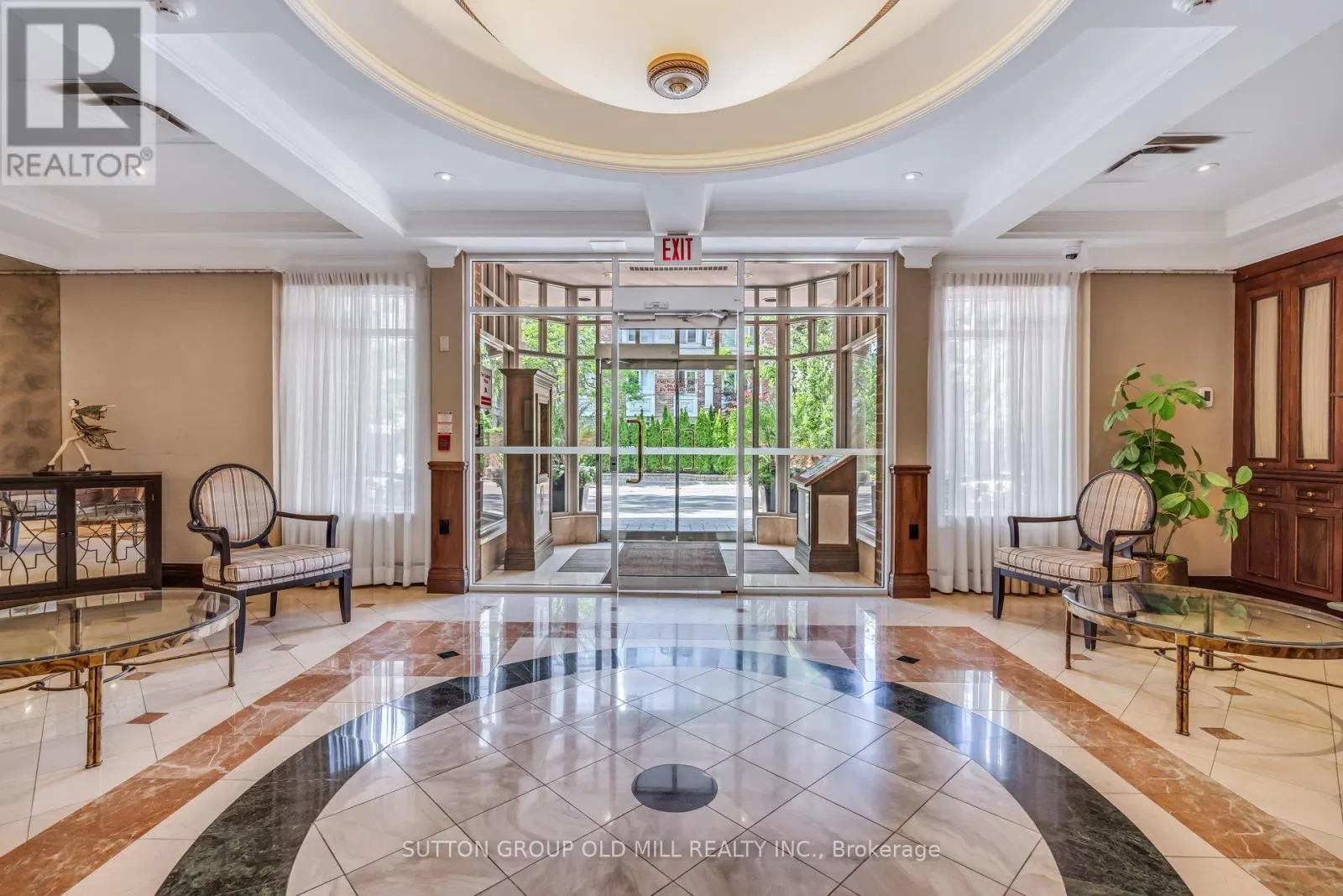 206 - 10 OLD MILL TRAIL