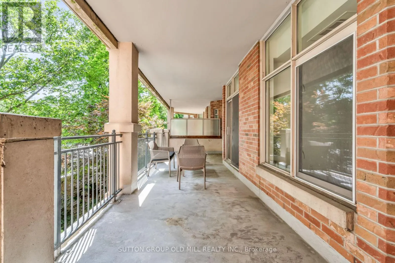 206 - 10 OLD MILL TRAIL