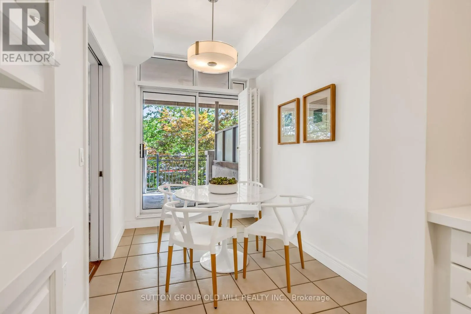 206 - 10 OLD MILL TRAIL