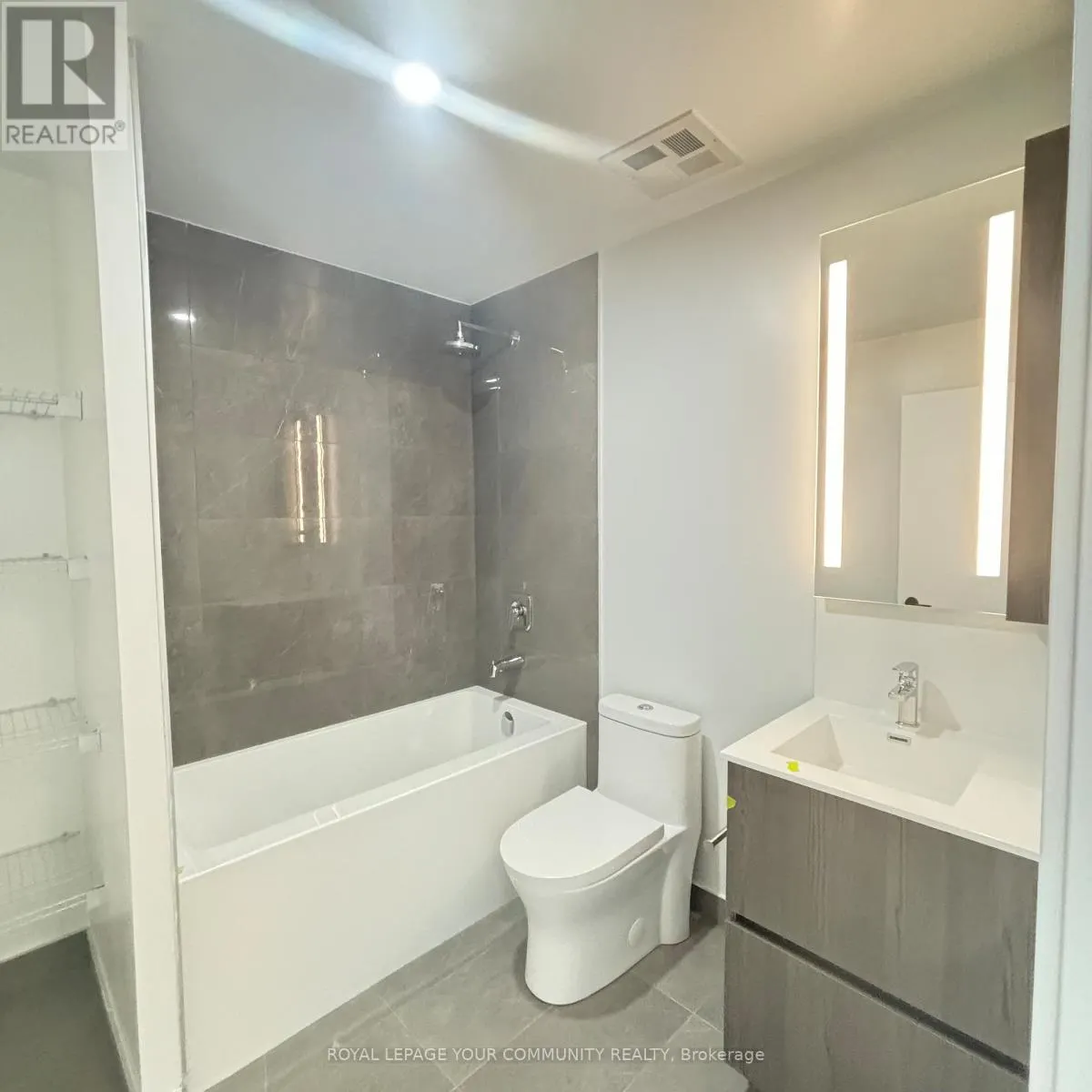 611 - 220 MISSINNIHE WAY