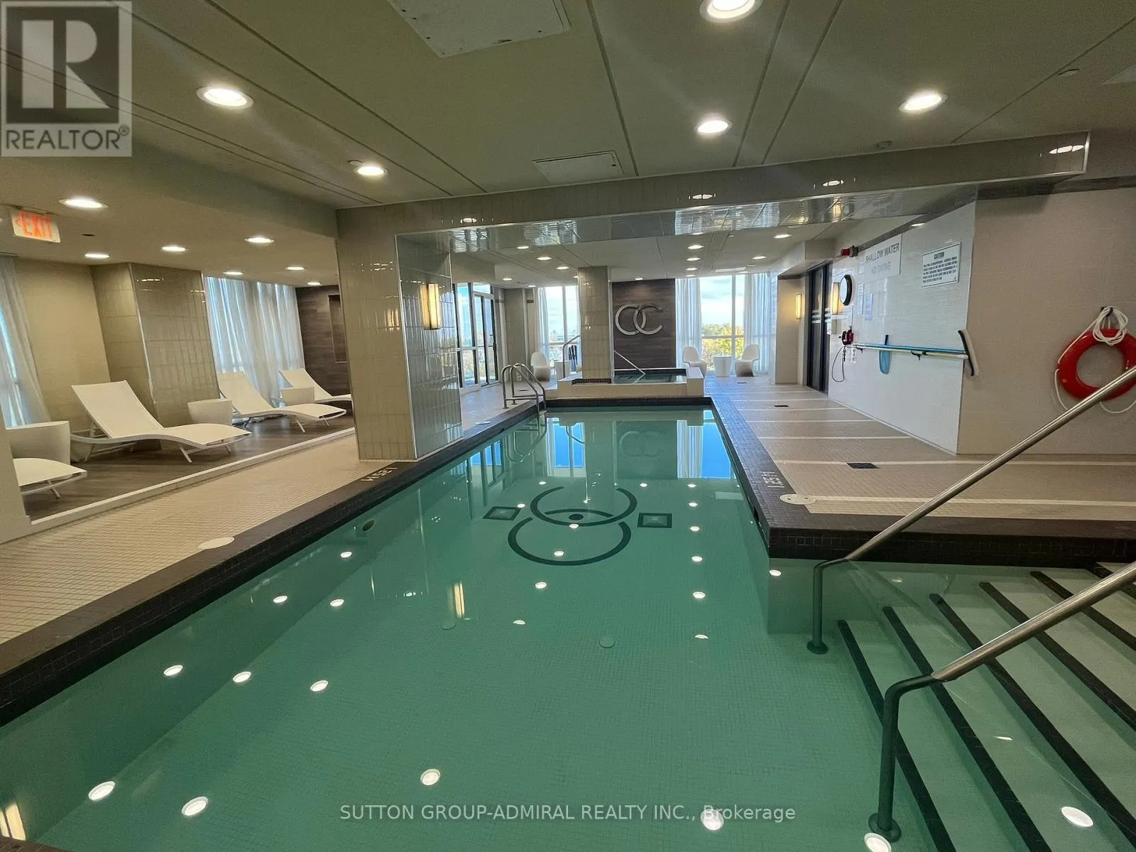 712 - 60 ANNIE CRAIG DRIVE