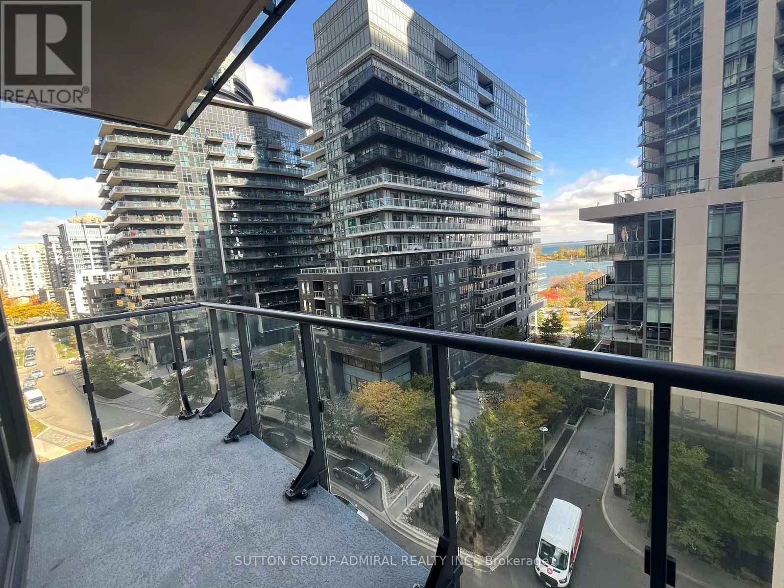 712 - 60 ANNIE CRAIG DRIVE