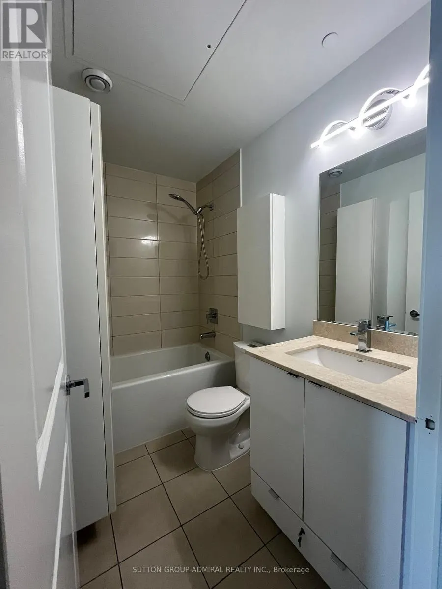 712 - 60 ANNIE CRAIG DRIVE