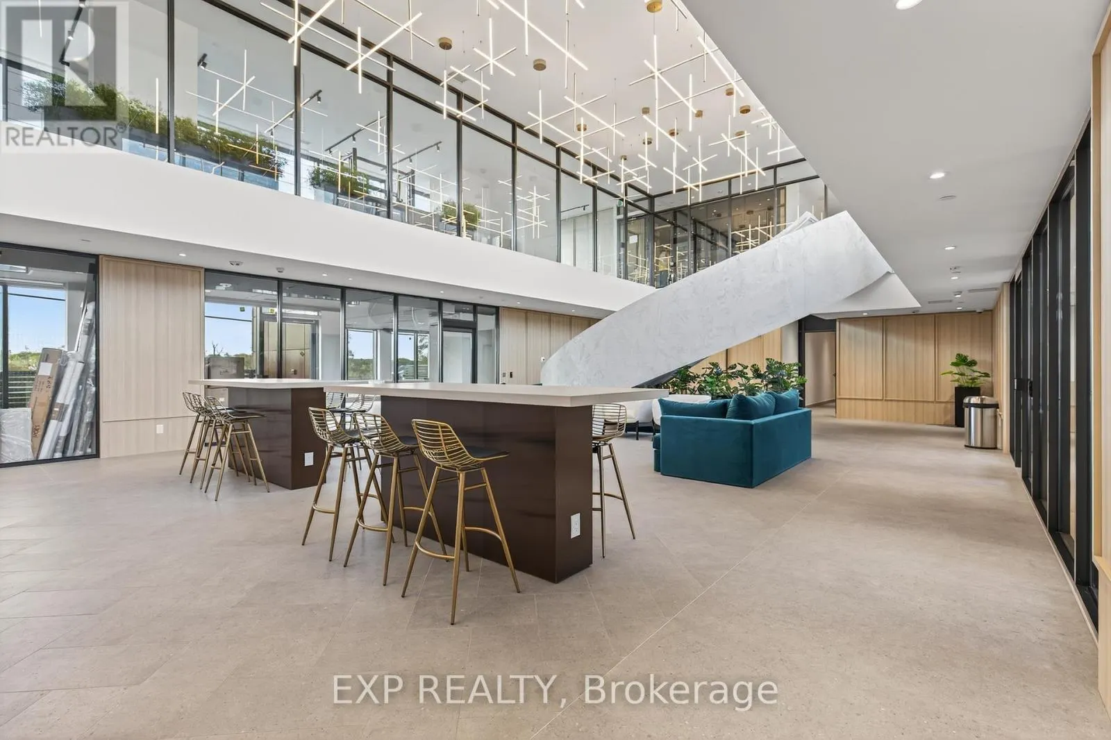 602 - 3071 TRAFALGAR ROAD