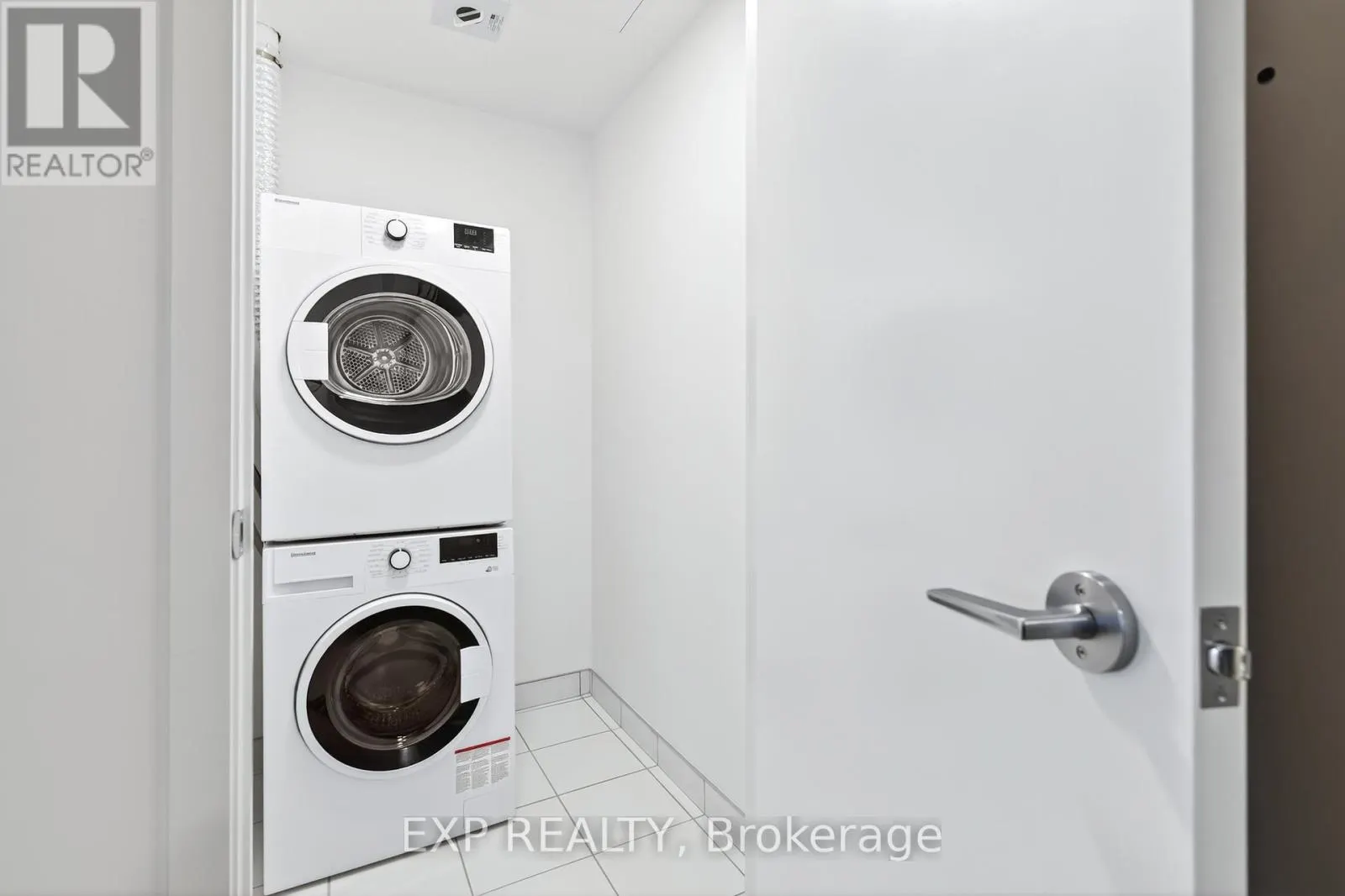 602 - 3071 TRAFALGAR ROAD