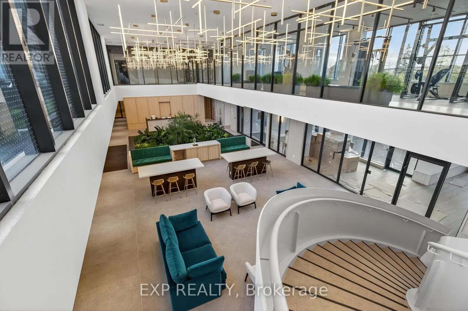 602 - 3071 TRAFALGAR ROAD