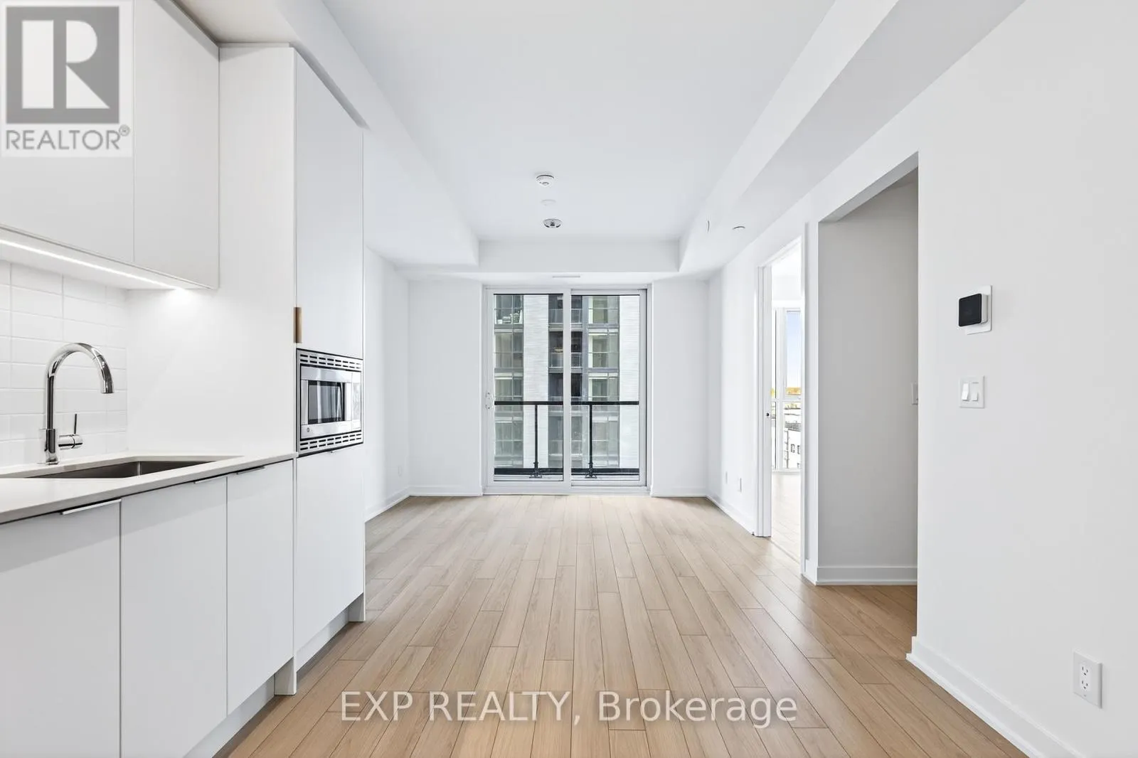 602 - 3071 TRAFALGAR ROAD