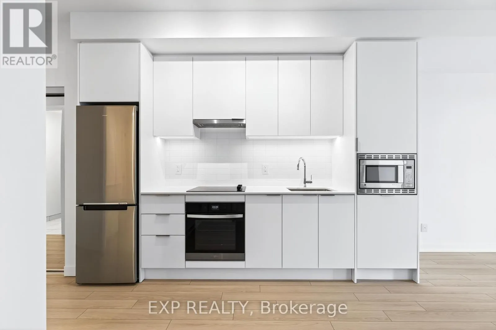 602 - 3071 TRAFALGAR ROAD