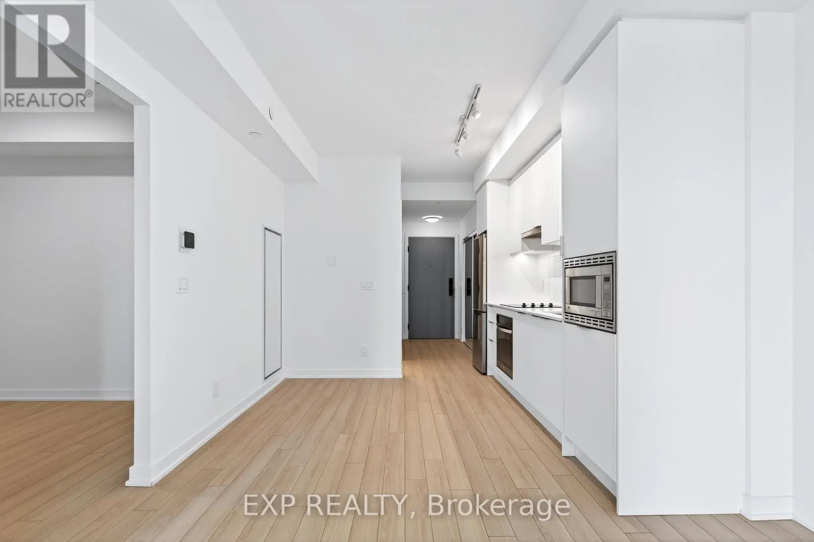 602 - 3071 TRAFALGAR ROAD