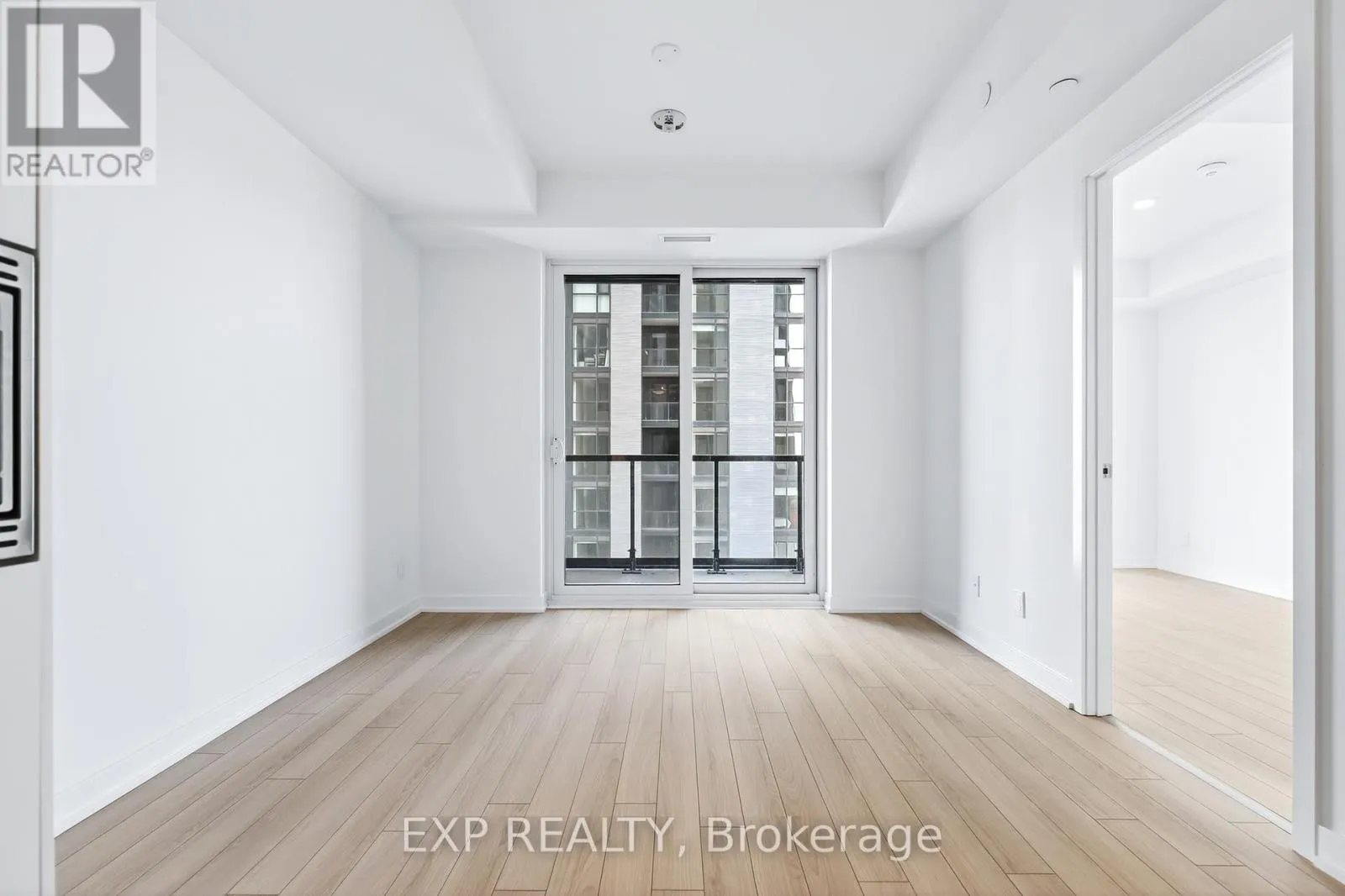 602 - 3071 TRAFALGAR ROAD