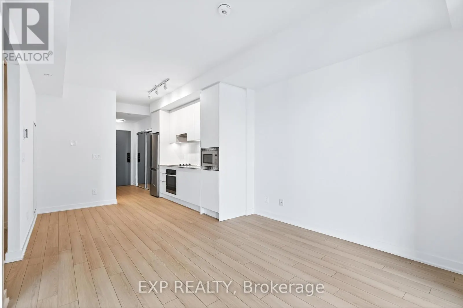 602 - 3071 TRAFALGAR ROAD