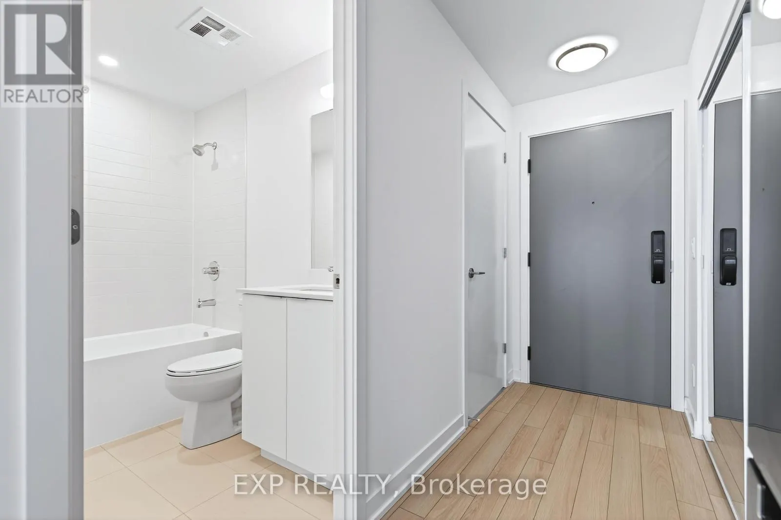 602 - 3071 TRAFALGAR ROAD