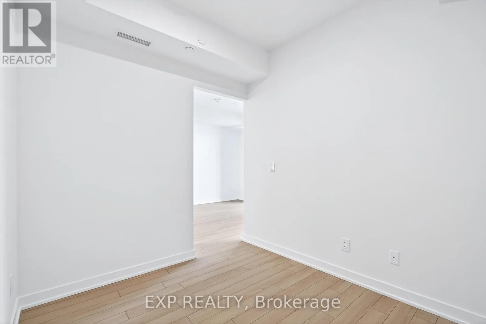 602 - 3071 TRAFALGAR ROAD