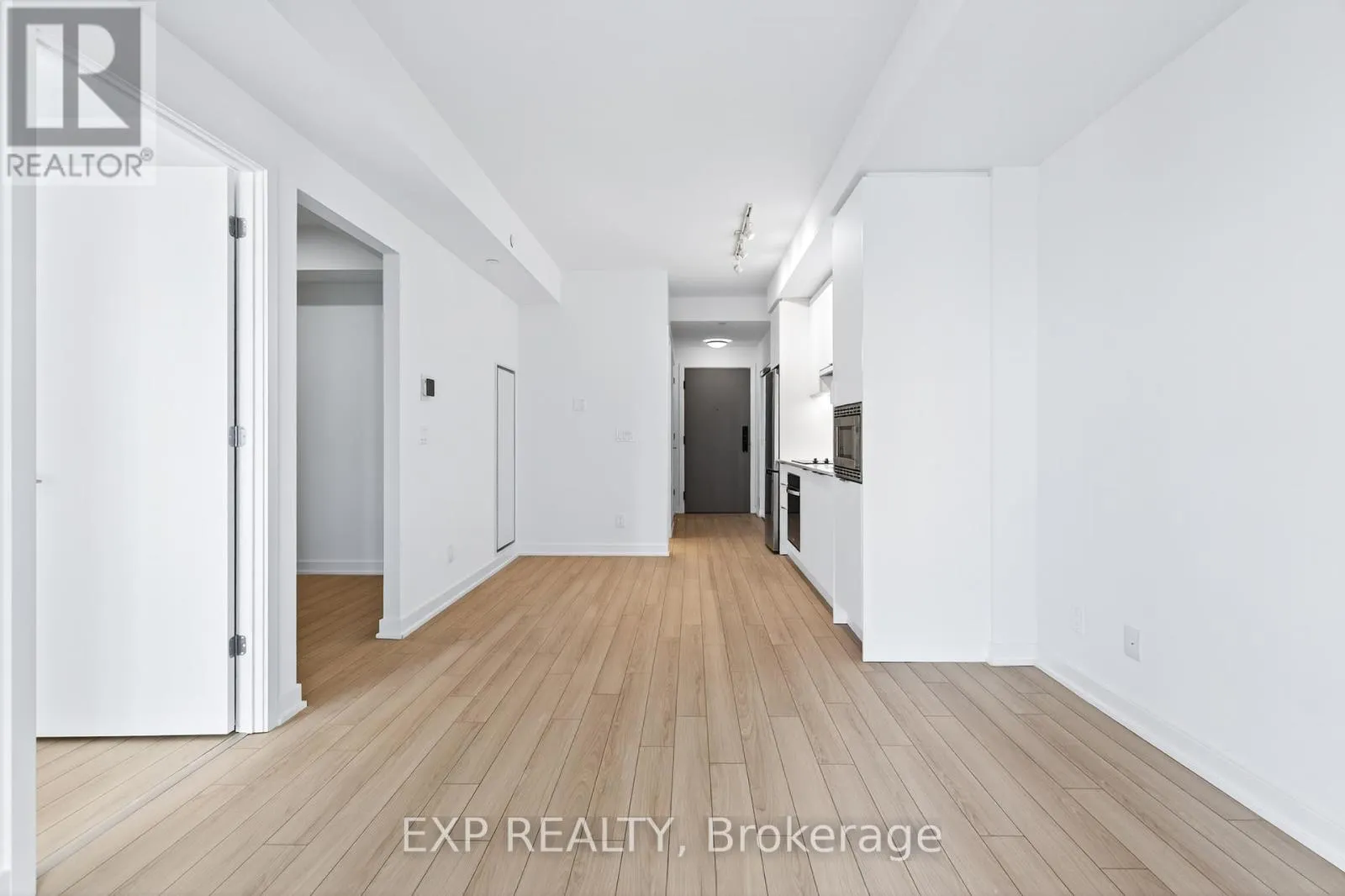 602 - 3071 TRAFALGAR ROAD