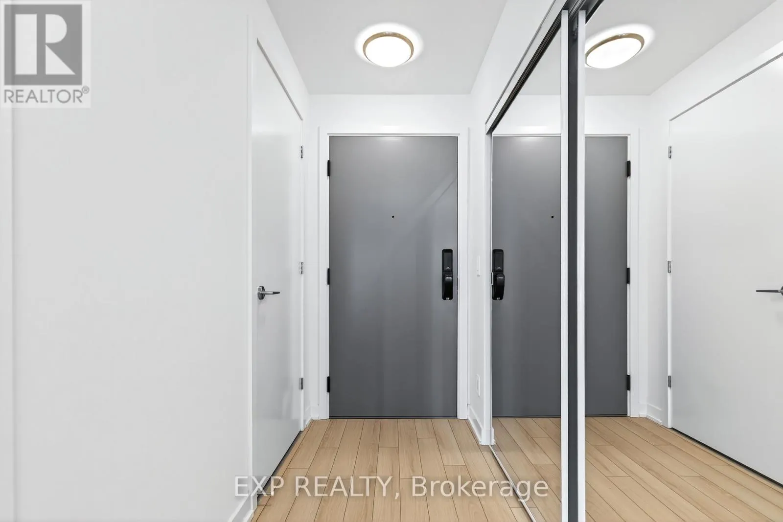 602 - 3071 TRAFALGAR ROAD