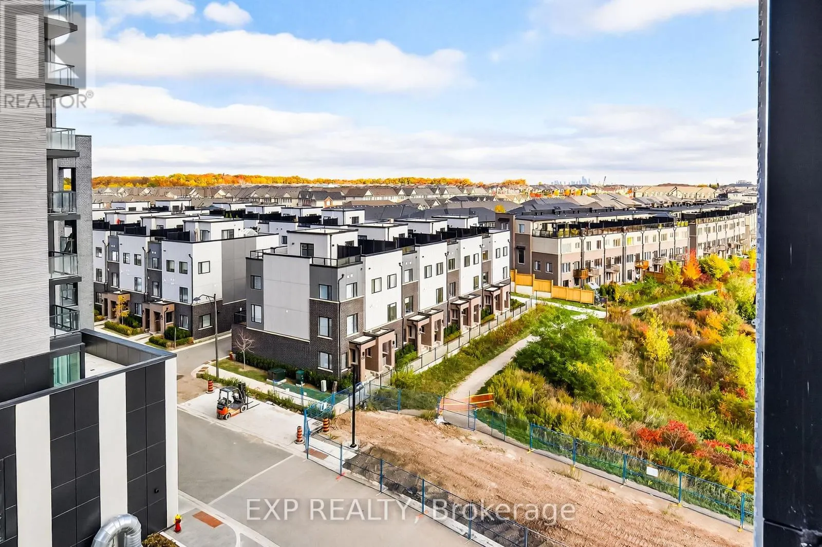 602 - 3071 TRAFALGAR ROAD