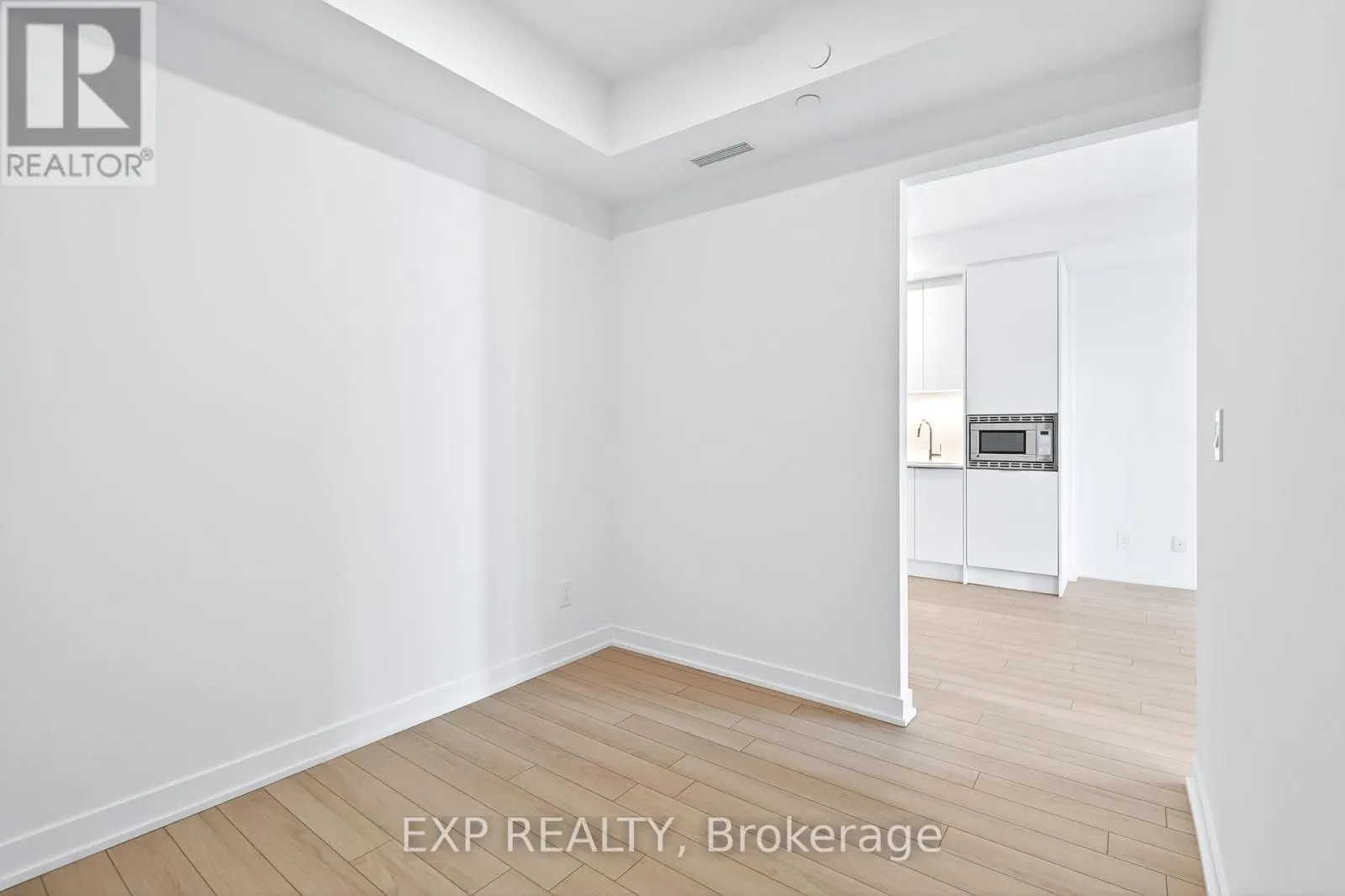 602 - 3071 TRAFALGAR ROAD