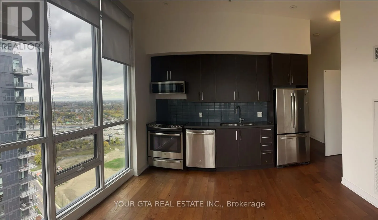 PH05 - 2212 LAKE SHORE BLVD W BOULEVARD