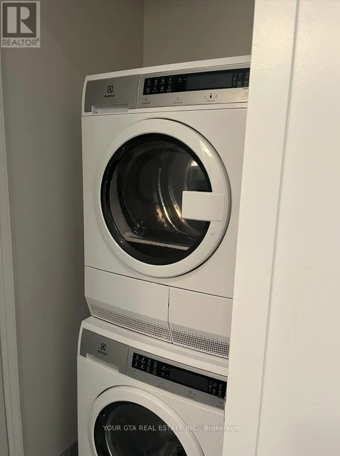 PH05 - 2212 LAKE SHORE BLVD W BOULEVARD