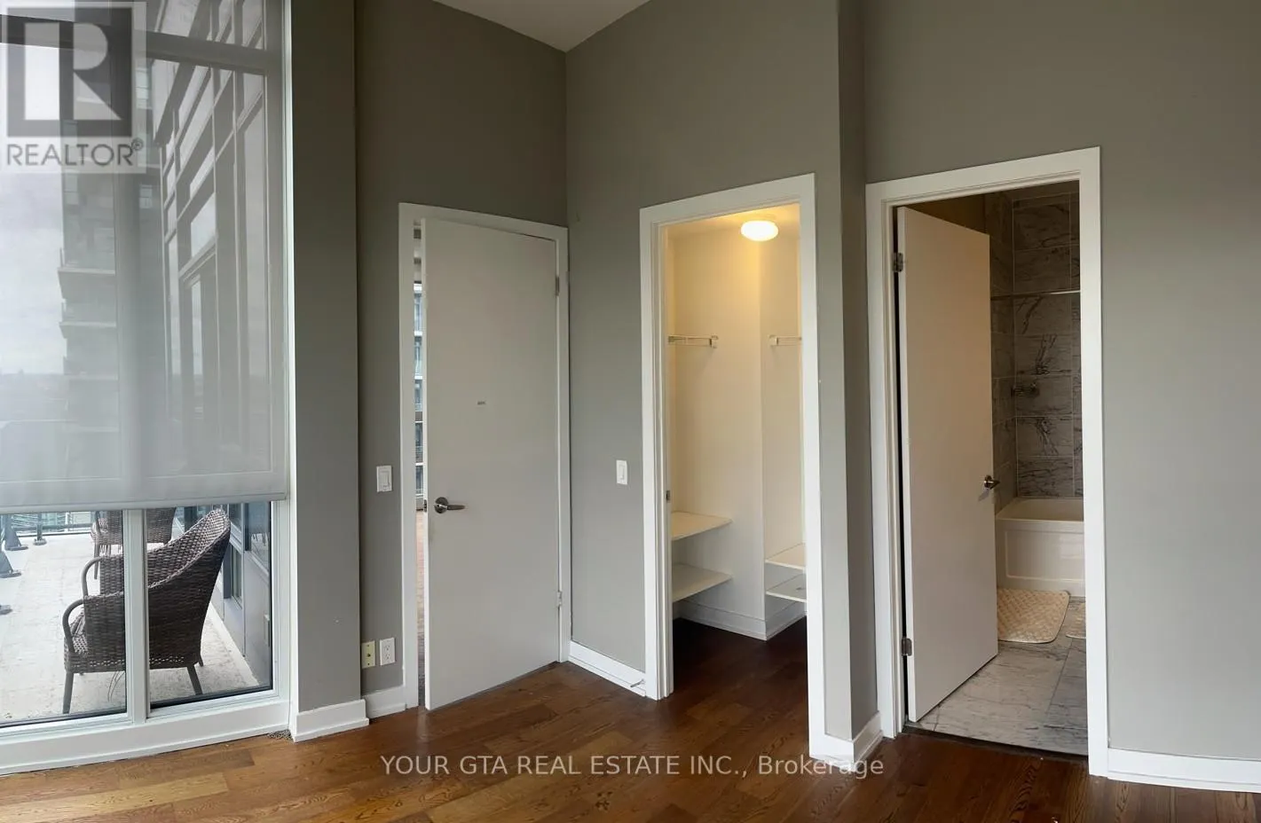 PH05 - 2212 LAKE SHORE BLVD W BOULEVARD