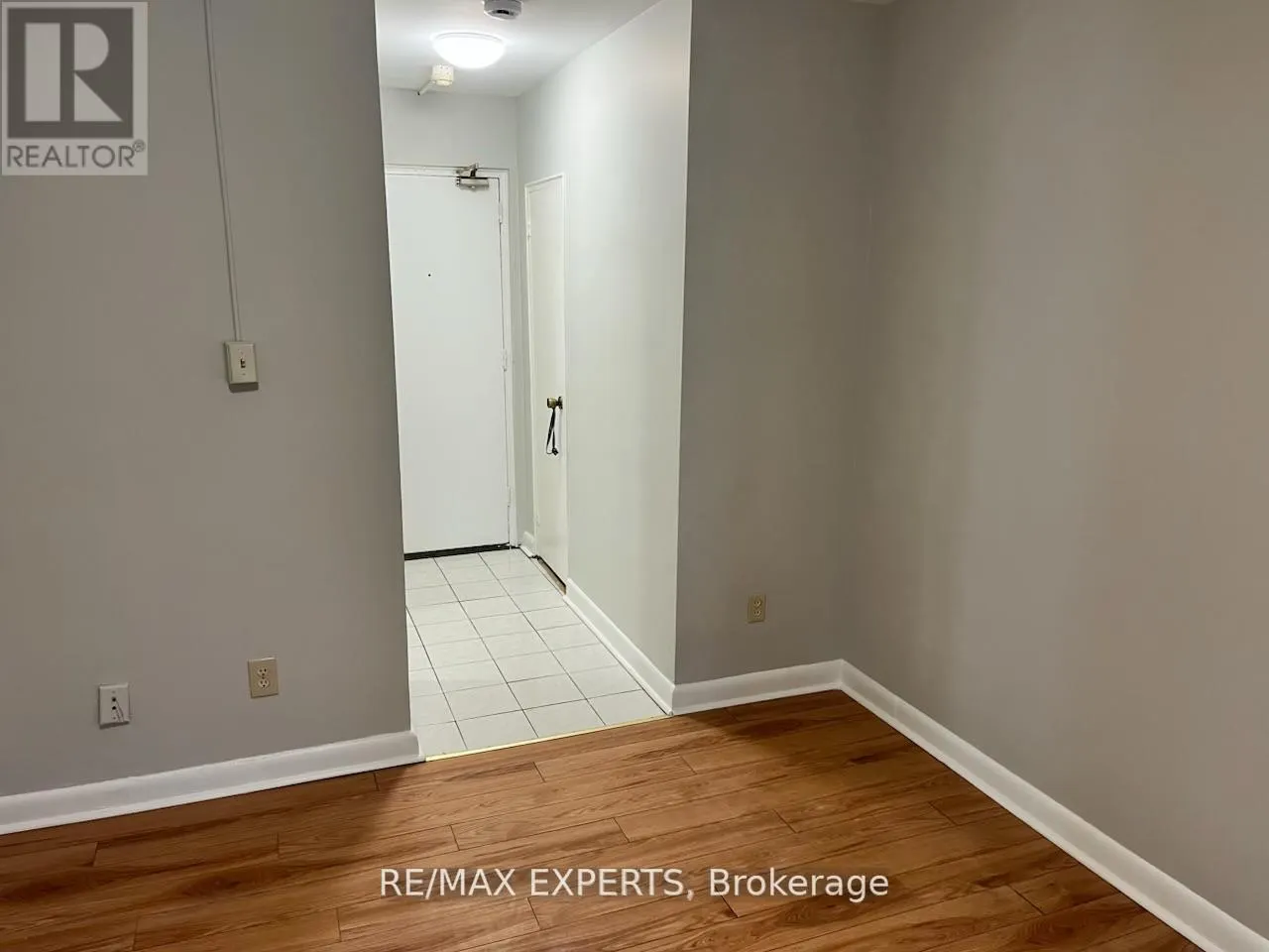 102 - 3261A LAKE SHORE BOULEVARD W