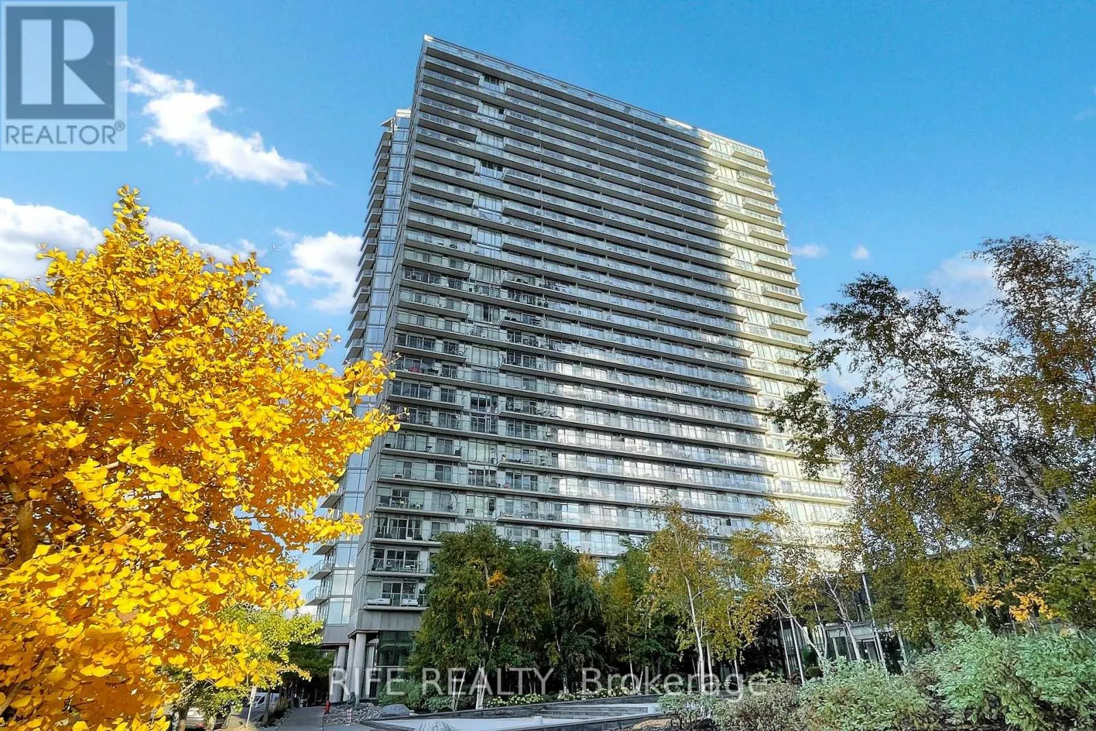 2512 - 103 THE QUEENSWAY AVENUE