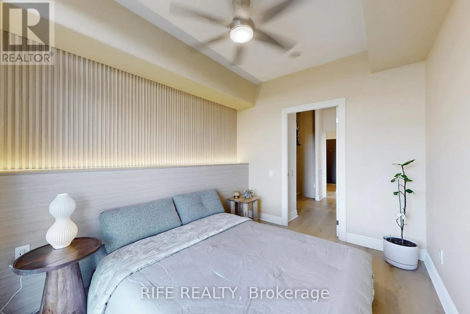 2512 - 103 THE QUEENSWAY AVENUE