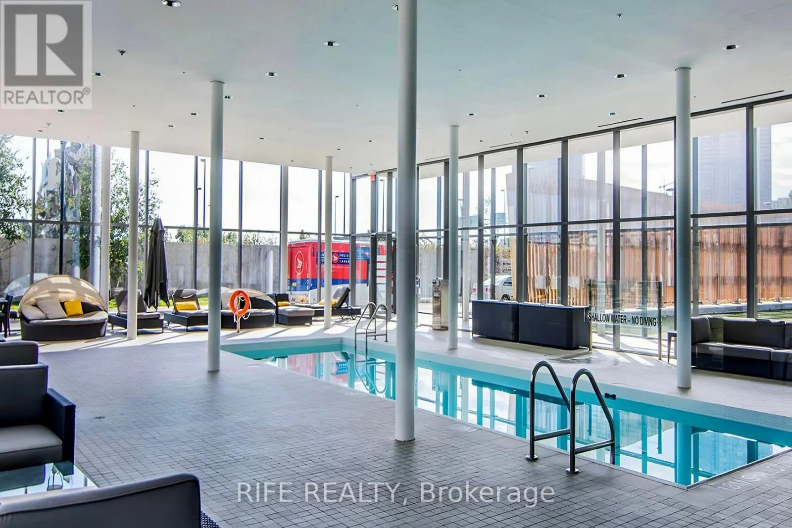 2512 - 103 THE QUEENSWAY AVENUE