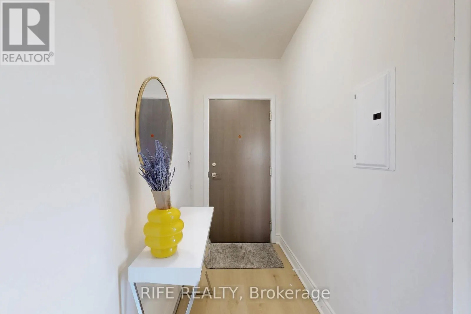 2512 - 103 THE QUEENSWAY AVENUE