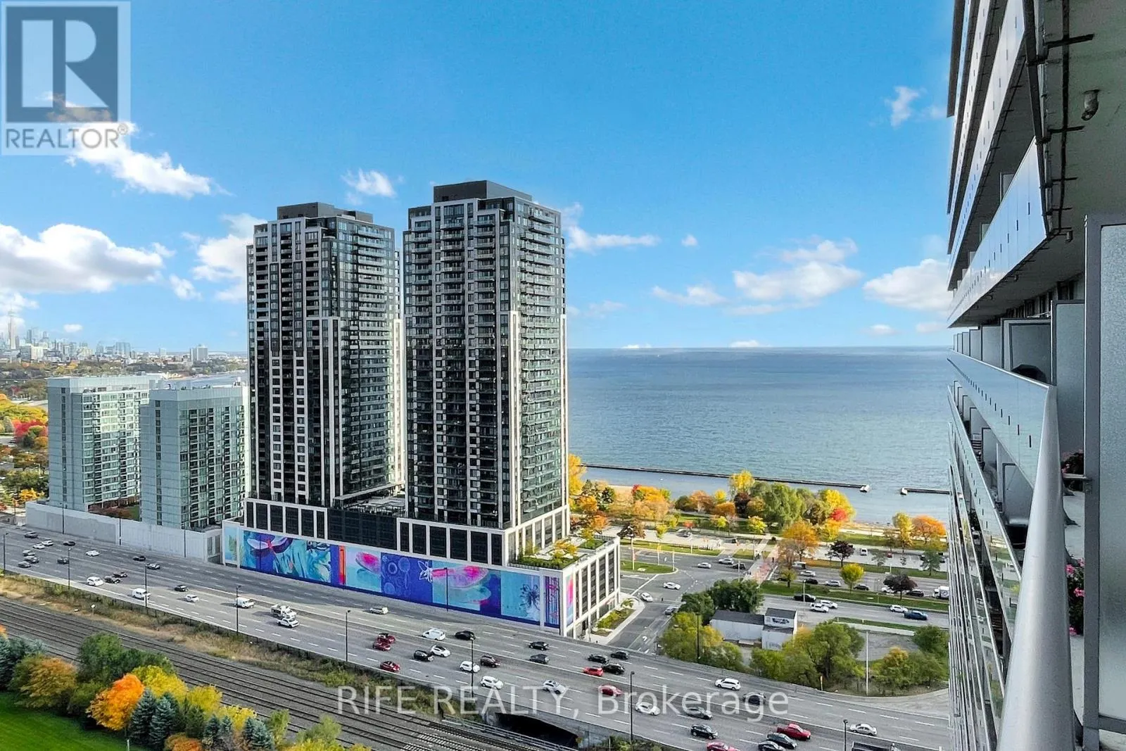 2512 - 103 THE QUEENSWAY AVENUE