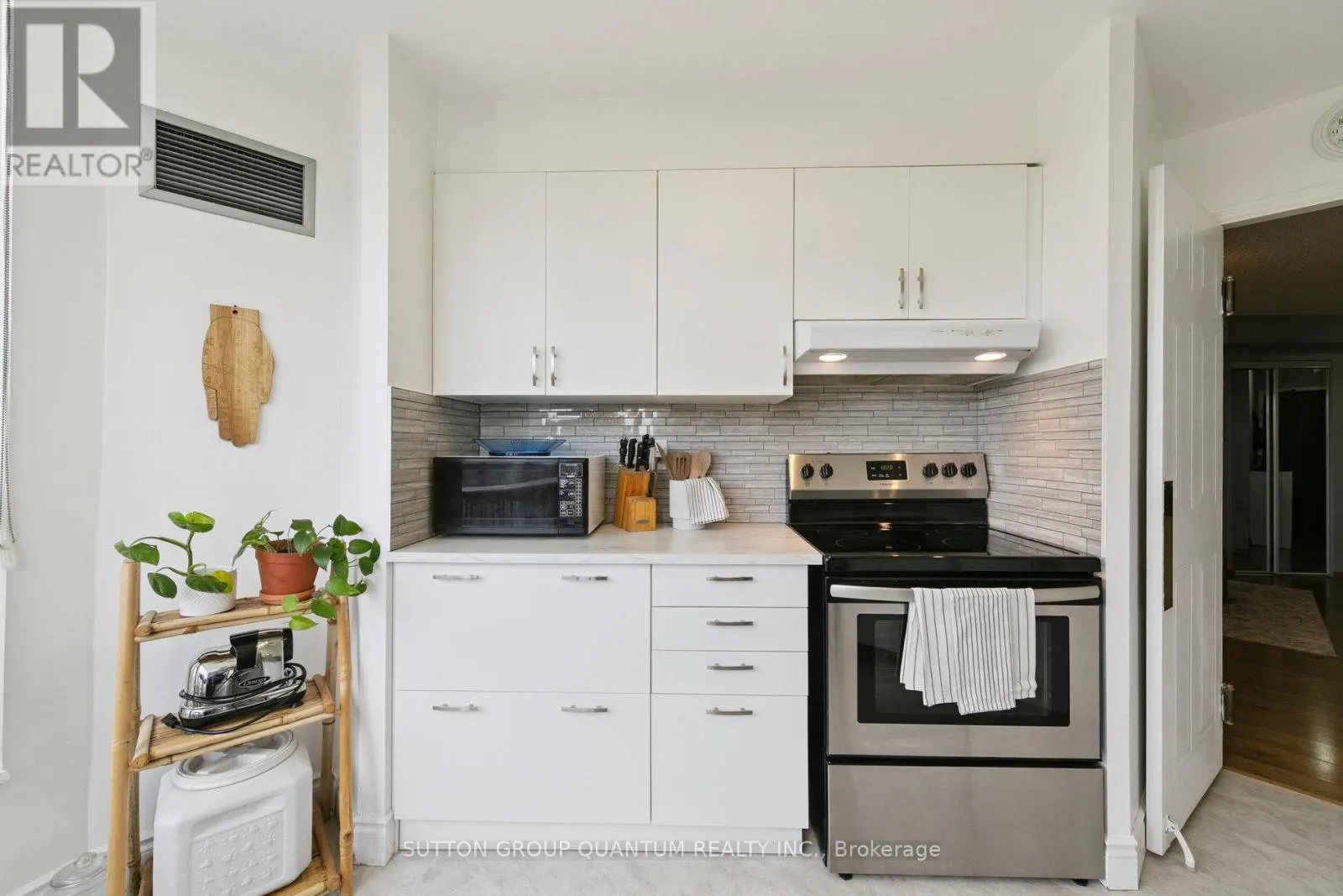 611 - 1110 WALDEN CIRCLE